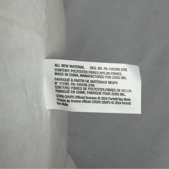 Zuru Snackles Christmas 12" Snowman Plush with Candy Cane - Picture 6 of 9